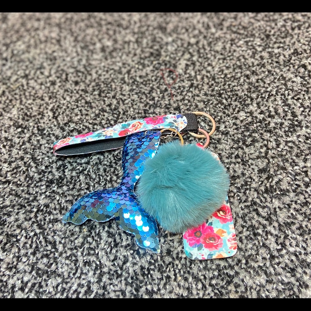 Keychain - Picture 4 of 16